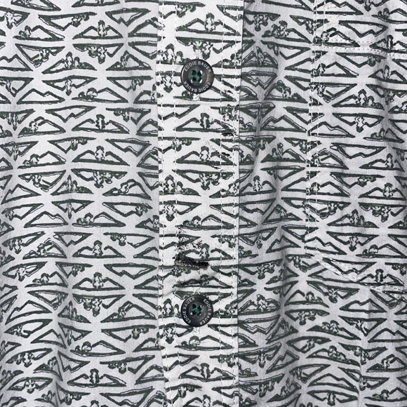 Eddie Bauer Classic Fit Short Sleeve Button Up Shirt — XL - Picture 3 of 3